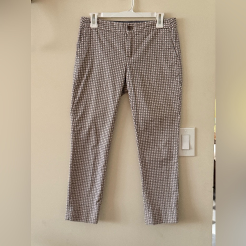 {Banana Republic}-Size 2-Hampton Fit Cropped Pant